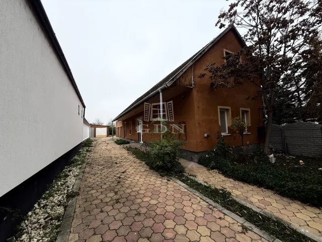 Eladó ház Székesfehérvár, Alsóváros 155 nm