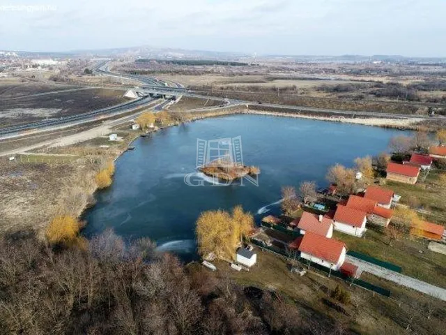 Eladó telek Várpalota 4129 nm