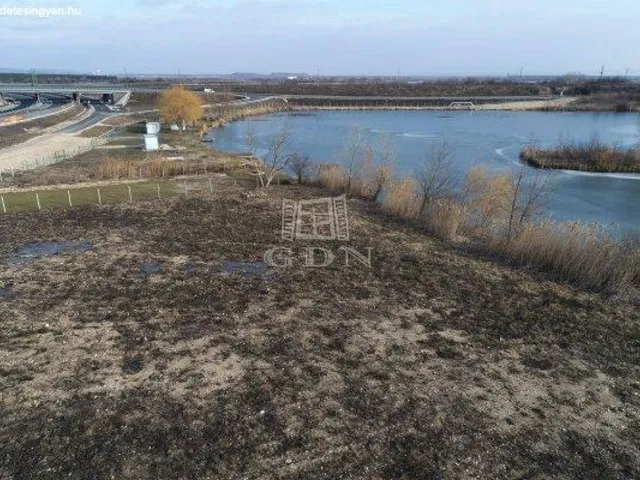 Eladó telek Várpalota 4129 nm