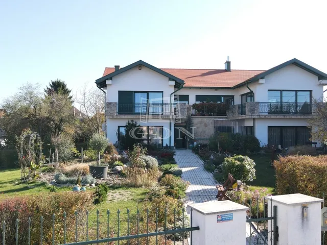 Eladó ház Székesfehérvár, Ráchegy 400 nm