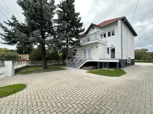 Eladó lakás Székesfehérvár 102 nm