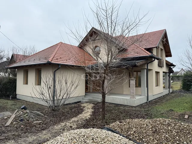 Eladó ház Székesfehérvár, Maroshegy 174 nm