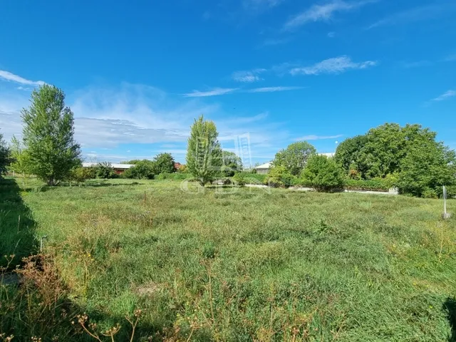 Eladó kereskedelmi és ipari ingatlan Székesfehérvár, Váralja 3000 nm