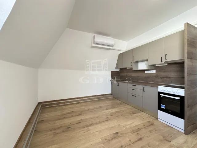 Kiadó lakás Székesfehérvár, Belváros 33 nm