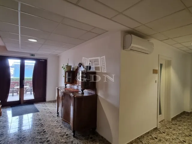 Kiadó kereskedelmi és ipari ingatlan Székesfehérvár, Szedreskert 18 nm