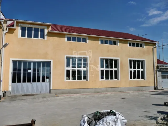 Eladó kereskedelmi és ipari ingatlan Székesfehérvár 850 nm