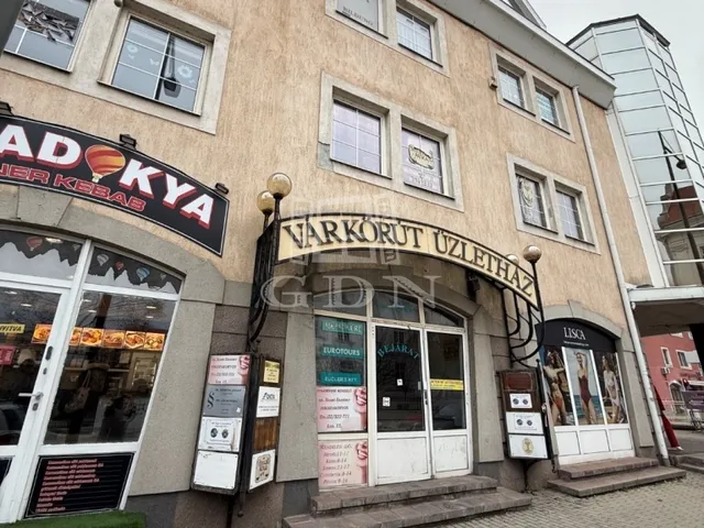 Eladó kereskedelmi és ipari ingatlan Székesfehérvár, Belváros 111 nm
