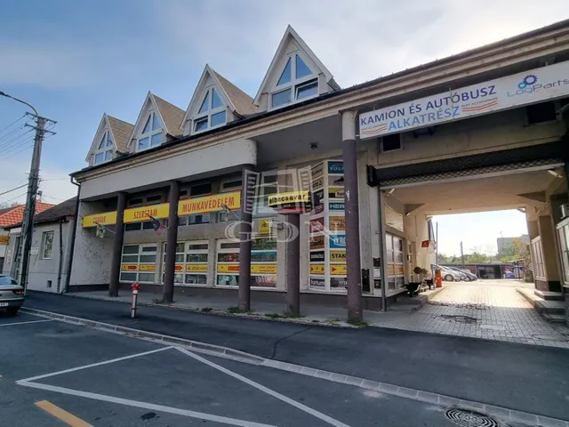 Kiadó kereskedelmi és ipari ingatlan Székesfehérvár, Felsőváros 175 nm