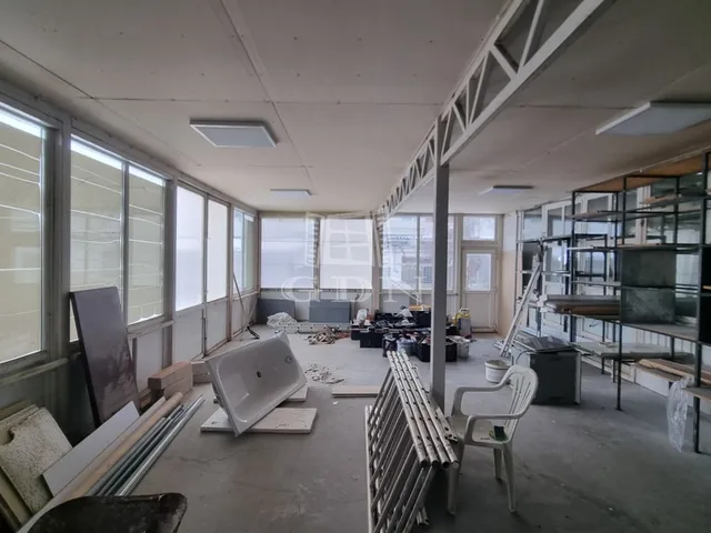 Kiadó kereskedelmi és ipari ingatlan Székesfehérvár, Felsőváros 70 nm