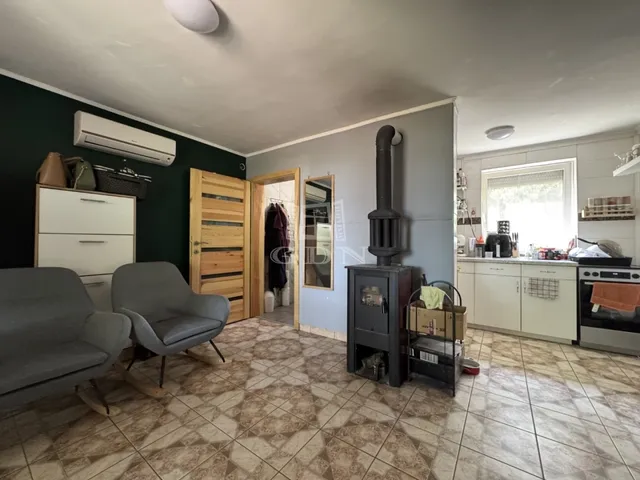 Eladó üdülő és hétvégi ház Pákozd 44 nm