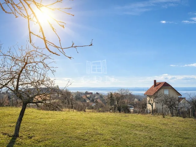 Eladó telek Pákozd 1093 nm