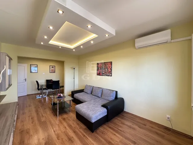 Kiadó lakás Székesfehérvár, Palotaváros 68 nm