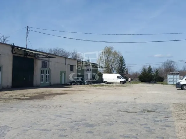 Kiadó kereskedelmi és ipari ingatlan Székesfehérvár 400 nm