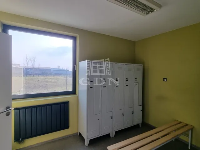 Eladó kereskedelmi és ipari ingatlan Székesfehérvár, Felsőváros 683 nm