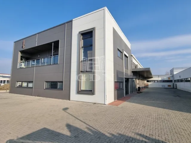 Eladó kereskedelmi és ipari ingatlan Székesfehérvár, Felsőváros 1193 nm