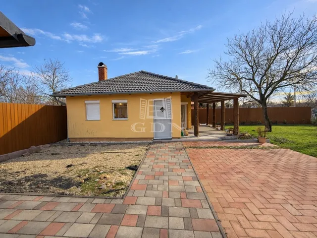 Eladó ház Székesfehérvár, Feketehegy 50 nm