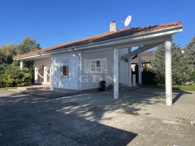 Kiadó ház Székesfehérvár, Feketehegy 104 nm