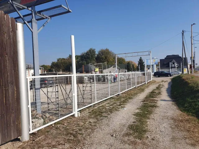 Kiadó kereskedelmi és ipari ingatlan Székesfehérvár, Feketehegy 250 nm