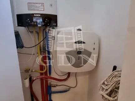 Kiadó kereskedelmi és ipari ingatlan Székesfehérvár, Belváros 90 nm