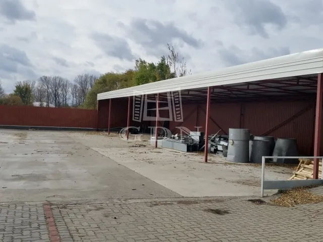 Kiadó kereskedelmi és ipari ingatlan Székesfehérvár, Felsőváros 160 nm