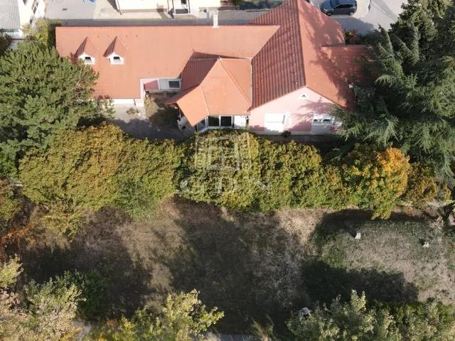 Kiadó ház Székesfehérvár, Öreghegy 110 nm