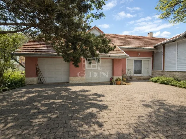 Kiadó ház Székesfehérvár, Öreghegy 110 nm