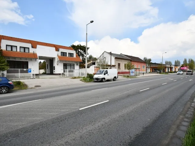 Kiadó kereskedelmi és ipari ingatlan Székesfehérvár, Búrtelep 359 nm