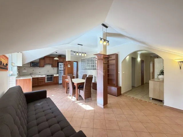 Kiadó lakás Székesfehérvár, Öreghegy 109 nm