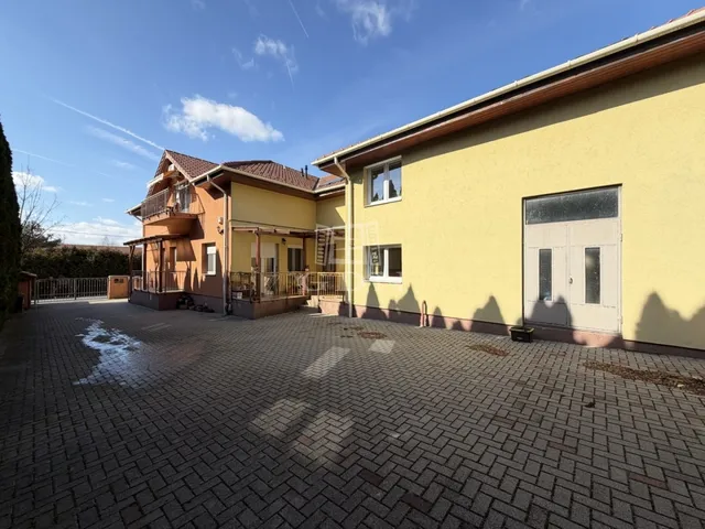 Kiadó lakás Székesfehérvár, Öreghegy 63 nm