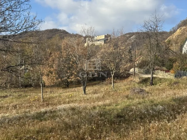 Eladó telek Csókakő 1849 nm