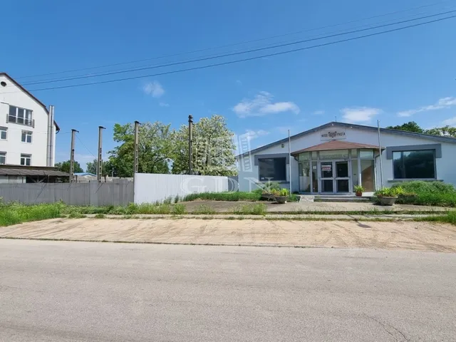 Kiadó kereskedelmi és ipari ingatlan Székesfehérvár, Búrtelep 500 nm