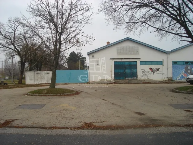 Kiadó kereskedelmi és ipari ingatlan Székesfehérvár, Maroshegy 215 nm