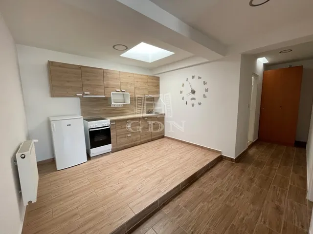 Kiadó lakás Székesfehérvár, Belváros 57 nm