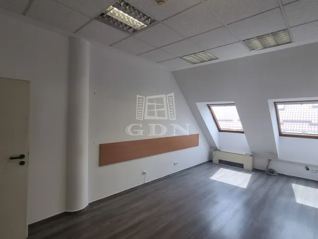 Kiadó lakás Székesfehérvár, Belváros 67 nm