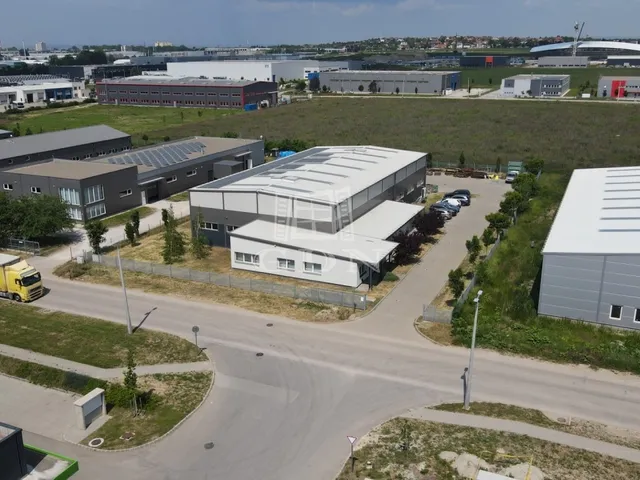 Eladó kereskedelmi és ipari ingatlan Székesfehérvár 1001 nm