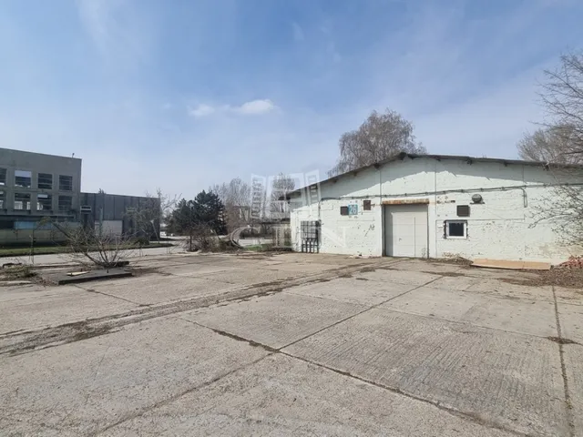 Kiadó kereskedelmi és ipari ingatlan Székesfehérvár 696 nm