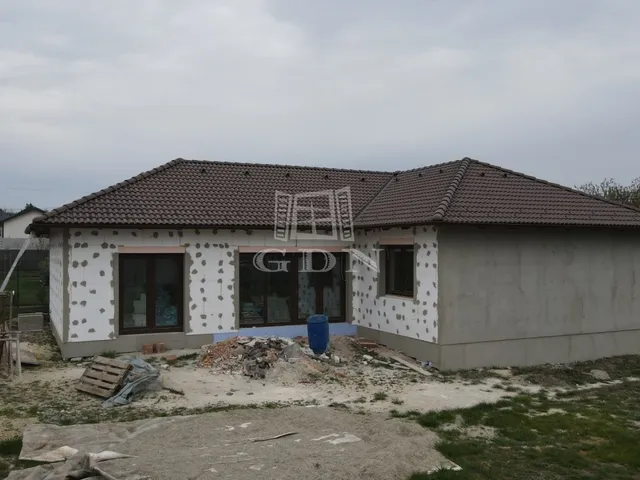 Eladó ház Úrhida 130 nm