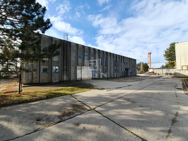 Kiadó kereskedelmi és ipari ingatlan Székesfehérvár 864 nm