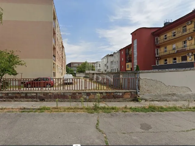 Eladó garázs Székesfehérvár, Belváros 12 nm