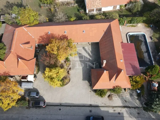 Eladó telek Székesfehérvár 4044 nm