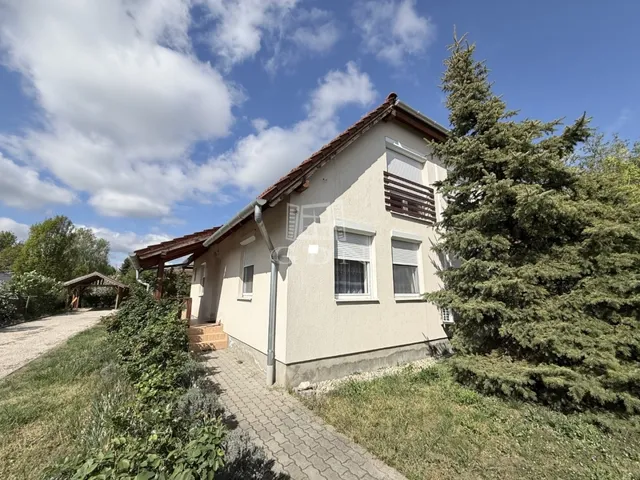 Eladó ház Székesfehérvár, Feketehegy 175 nm