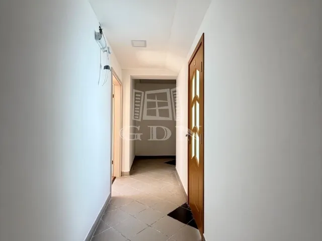 Kiadó kereskedelmi és ipari ingatlan Székesfehérvár, Belváros 10 nm