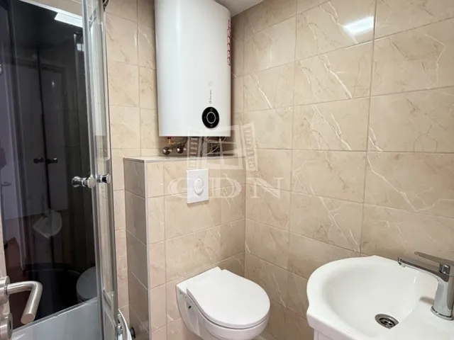 Kiadó kereskedelmi és ipari ingatlan Székesfehérvár, Belváros 10 nm