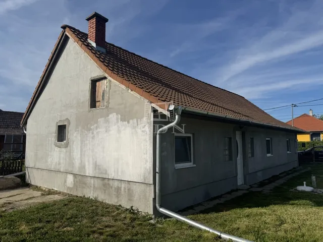 Eladó ház Soponya 73 nm