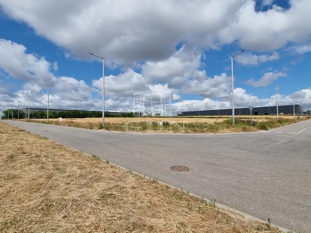Eladó kereskedelmi és ipari ingatlan Székesfehérvár 6600 nm