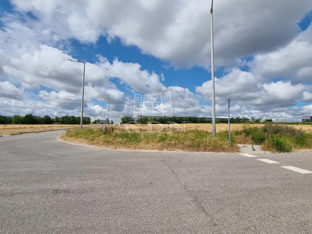 Eladó kereskedelmi és ipari ingatlan Székesfehérvár 6600 nm