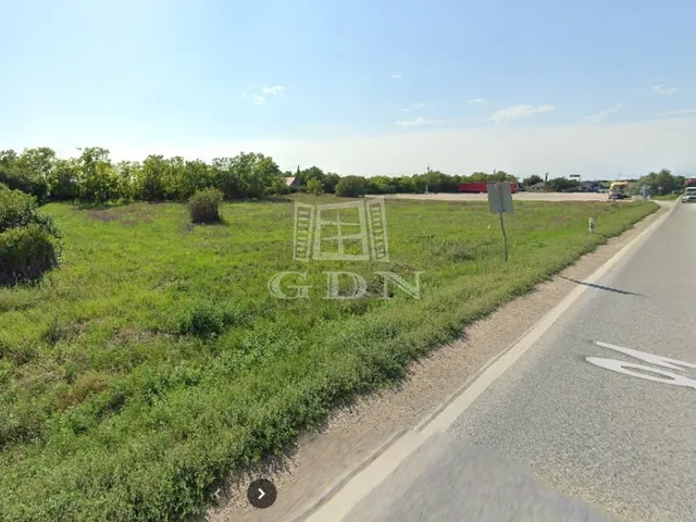Eladó telek Sárkeresztes 800 nm