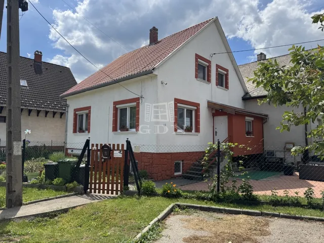 Kiadó ház Velence 75 nm