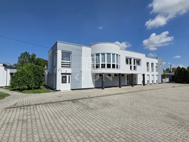 Kiadó kereskedelmi és ipari ingatlan Székesfehérvár, Belváros 269 nm