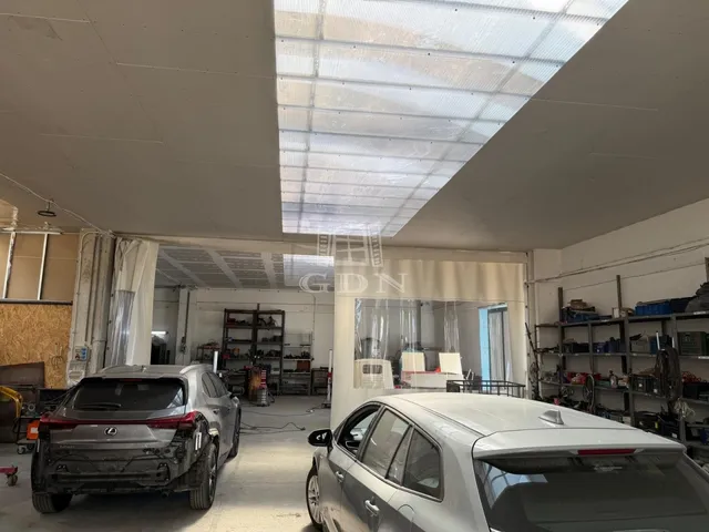 Kiadó kereskedelmi és ipari ingatlan Székesfehérvár, Váralja 350 nm